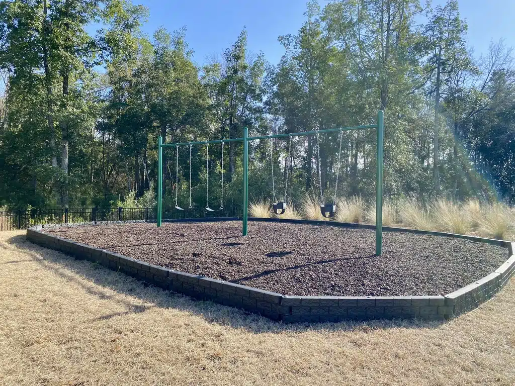 Kids swing set